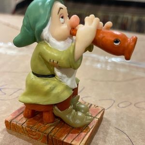 Snow White and Seven Dwarves Disney 65th Sleepy